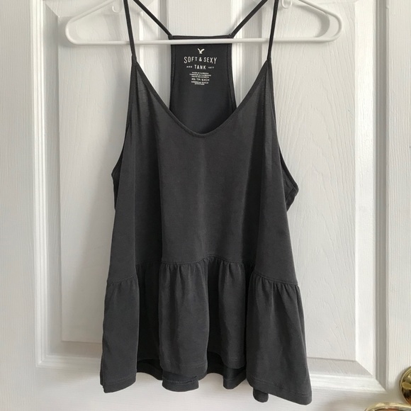 Tops - Gray flowy tank top